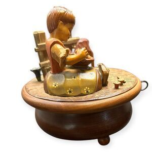 VINTAGE ANRI Thorens Swiss Music Box “Hi Lili Hi Lo” Girl with Deer Scene – Made